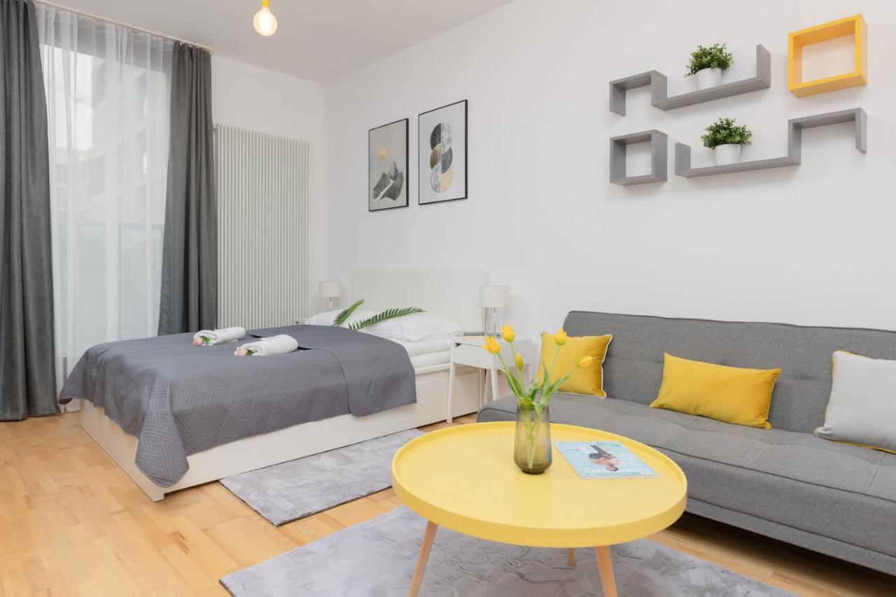 Warsaw Wola Apartment Near Nocny Market By Noclegi Renters Exterior foto