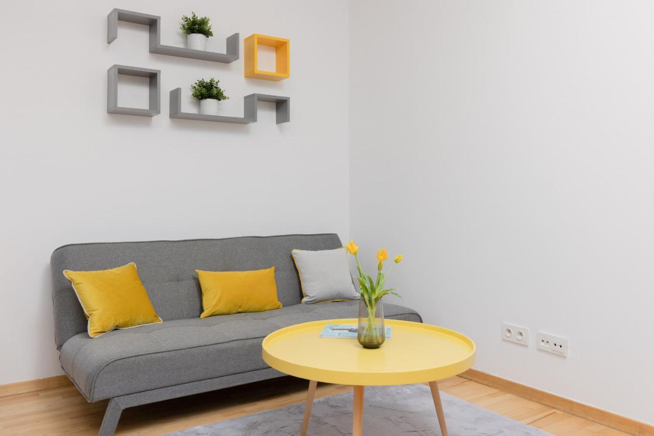 Warsaw Wola Apartment Near Nocny Market By Noclegi Renters Exterior foto